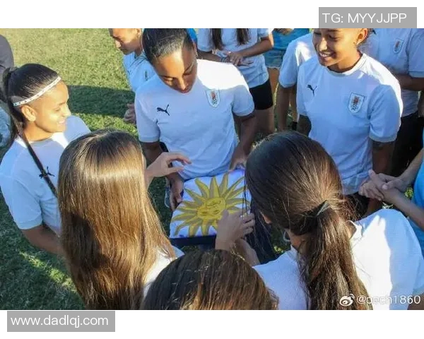 中国女足迎战乌拉圭队全力争胜展现实力与风采